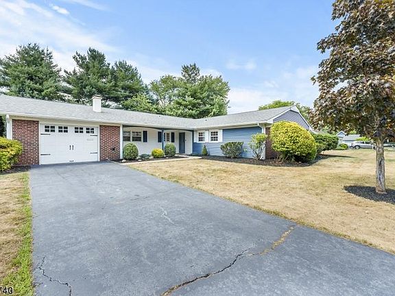 2nd image of 28 Buttonwood Dr