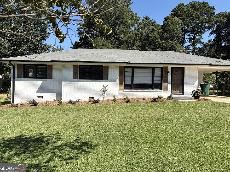 1st image of 996 School Ln