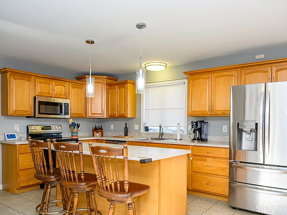 5th image of 63 Pautipaug Hill Road