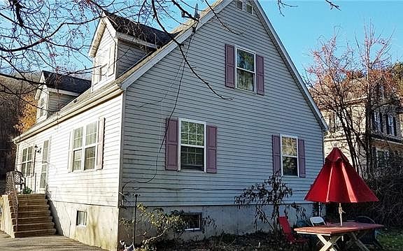 3rd image of 165 Stoneleigh Ave