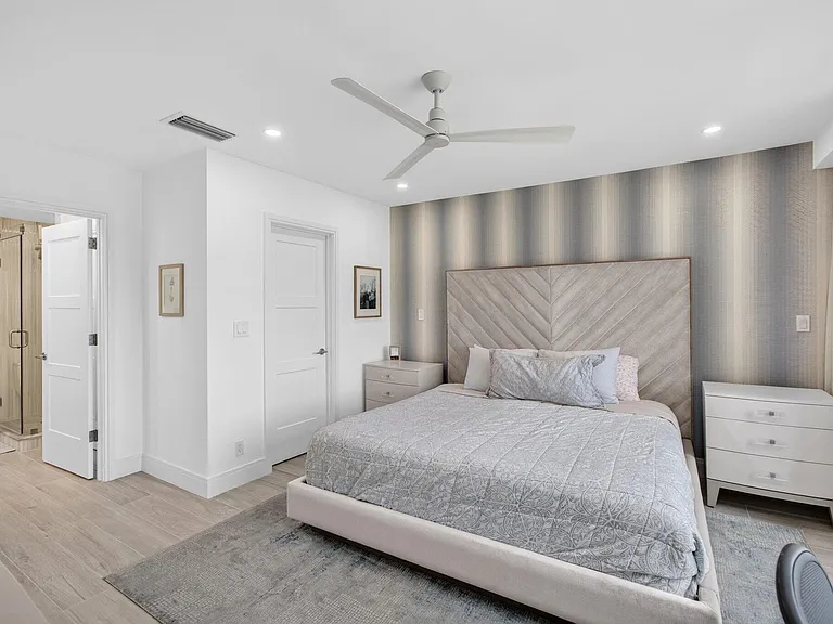 120 N Ocean Blvd #203 — Photo 33