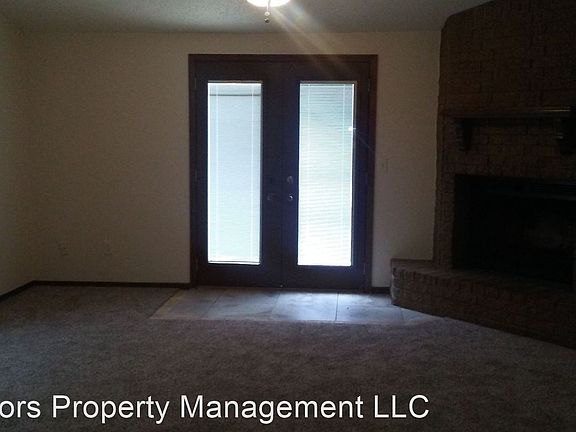 2nd image of 2114 Lonnie Ln