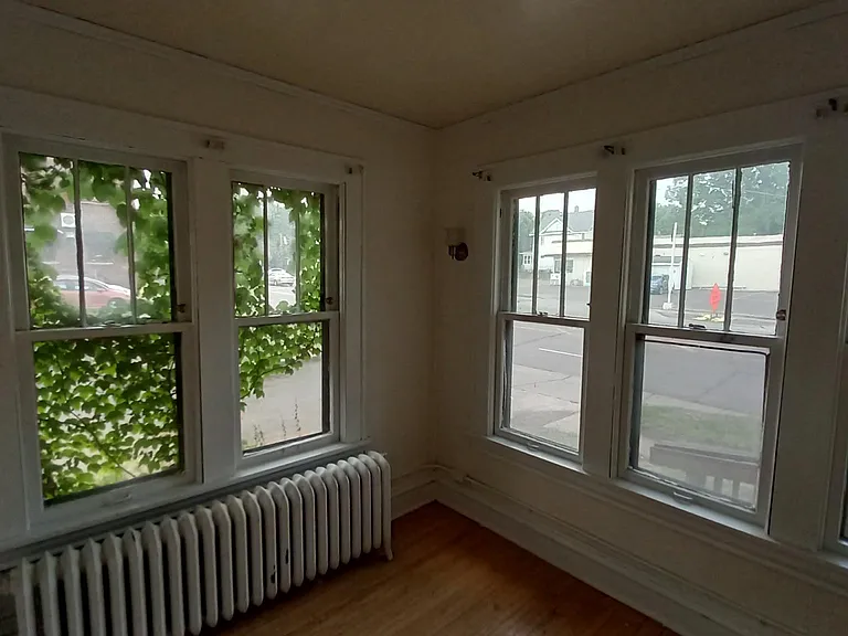 217 Cretin Ave N — Photo 10