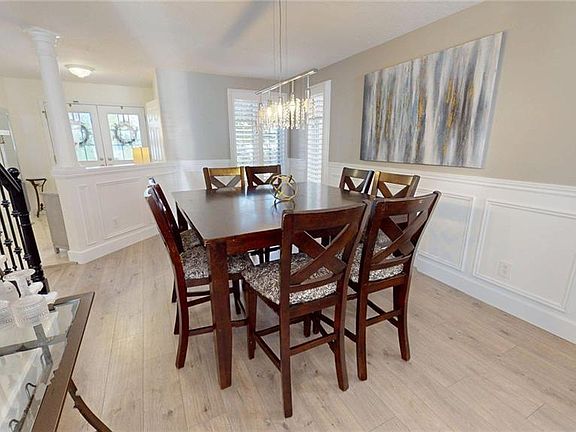 4th image of 723 Munich Cir