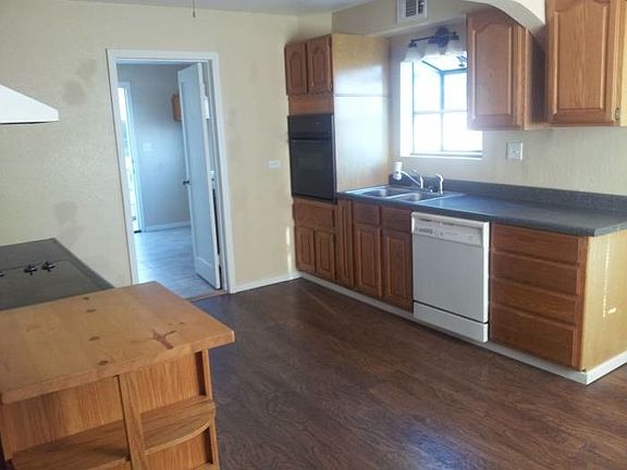 4th image of 13555 Sargent Ave
