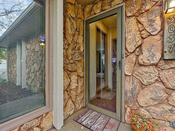4th image of 3037 S Mount Carmel Ave