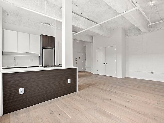 4th image of 275 Park Ave #A7