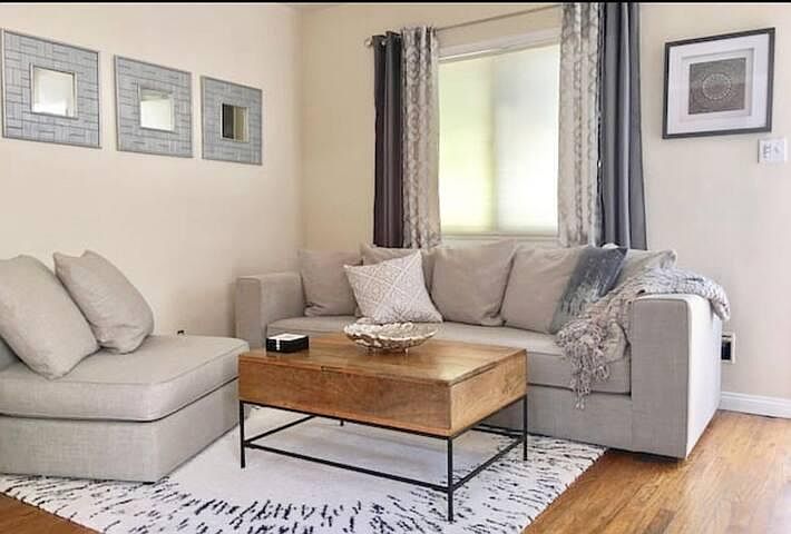 1st image of 347 1/2 Rose Ave