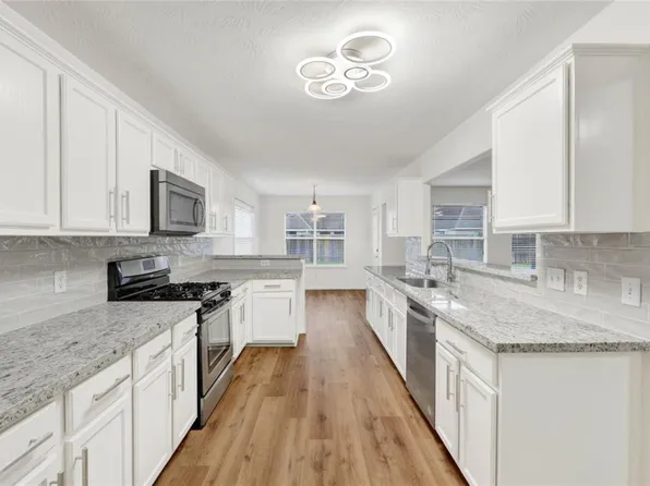 8518 Windy Thicket Ln, Cypress, TX 77433