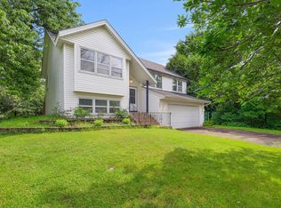 1984 Helena Ct, Saint Paul, MN 55128