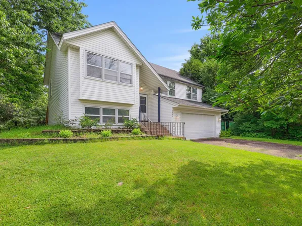 1984 Helena Ct, Saint Paul, MN 55128