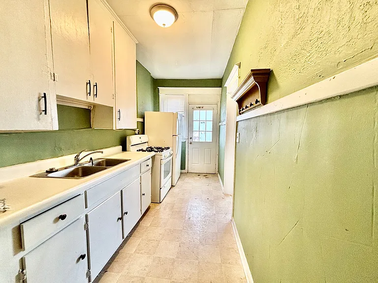 Afton Apartments — Photo 22