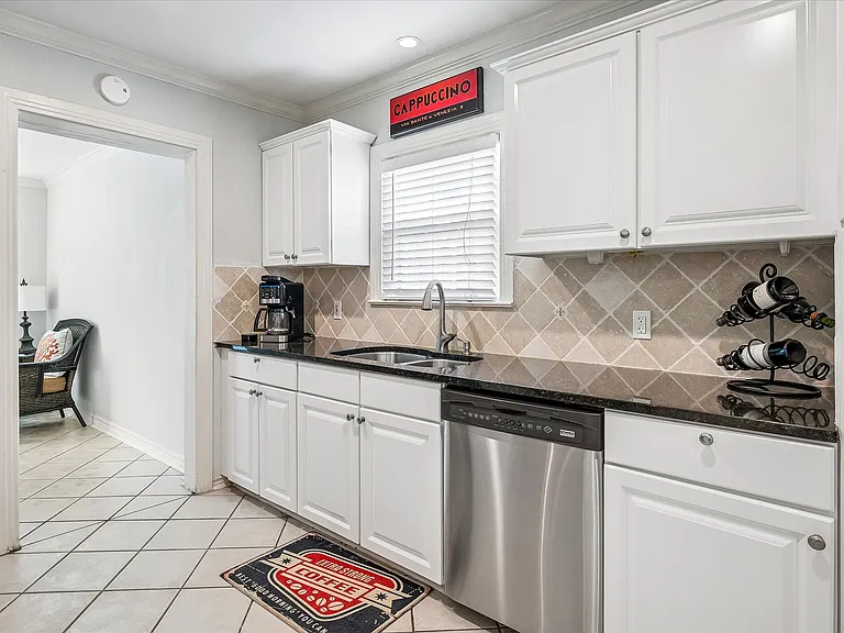 7038 Coronado Ave — Photo 6