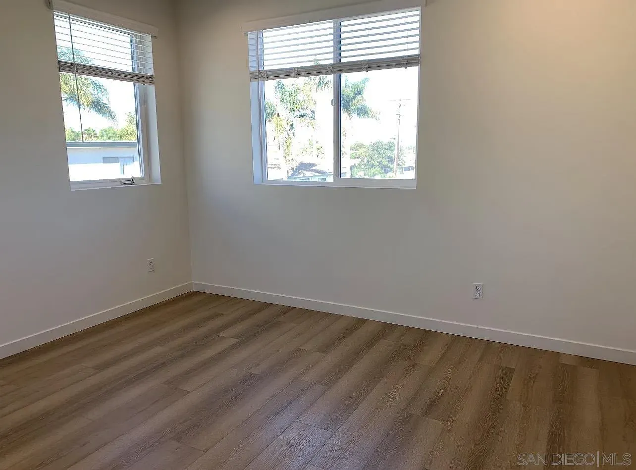 3 bed, 2.5 bath, 1892 sqft, $4,000 — Photo 4