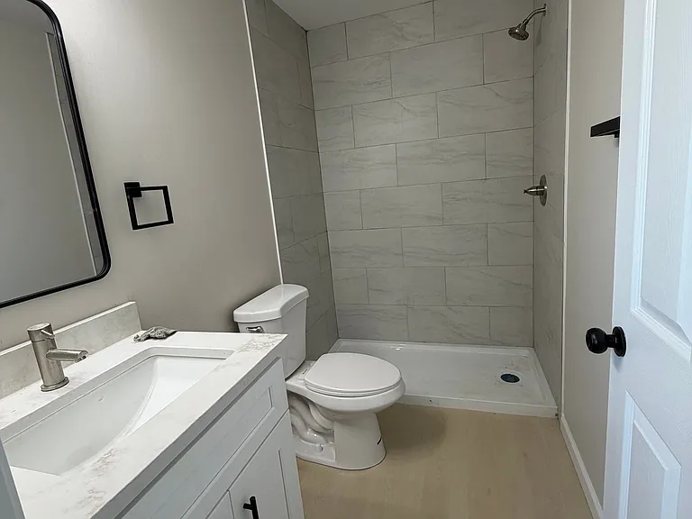 3900 Roland Ave — Photo 20