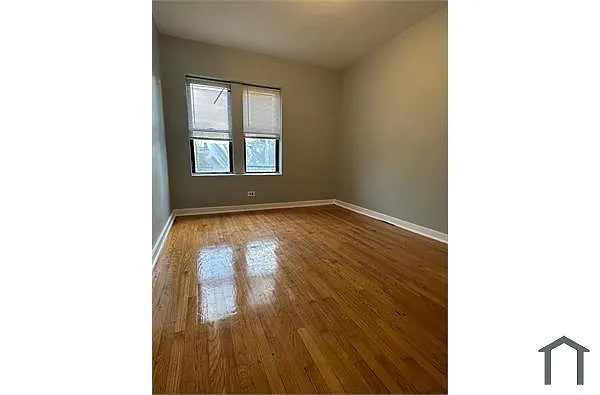Building Photo - 2710 E 80th St #3