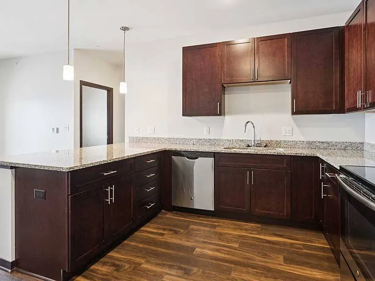 360 at Jordan West — Photo 212