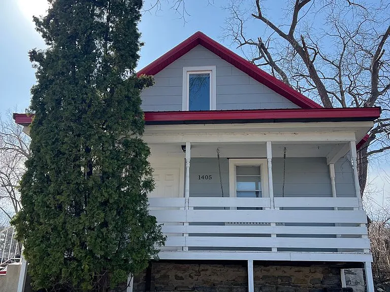 1405 3rd Ave NW — Photo 1