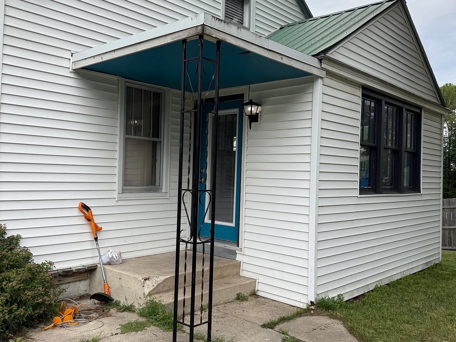 3 bed, $2,300 — Photo 3