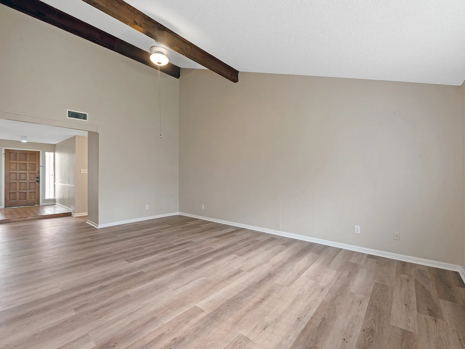 3 bed, 1782 sqft, $2,200 — Photo 2