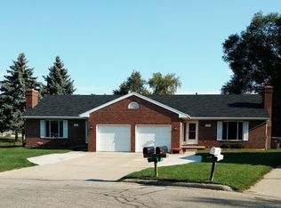 406-408 N Hickory St, Dewitt, MI 48820