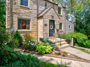 507 Overlook Dr, Pittsburgh, PA 15216