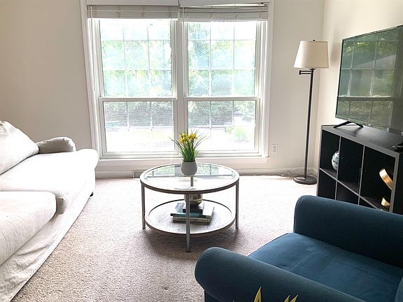 3rd image of 3677 Ashworth Dr Unit C