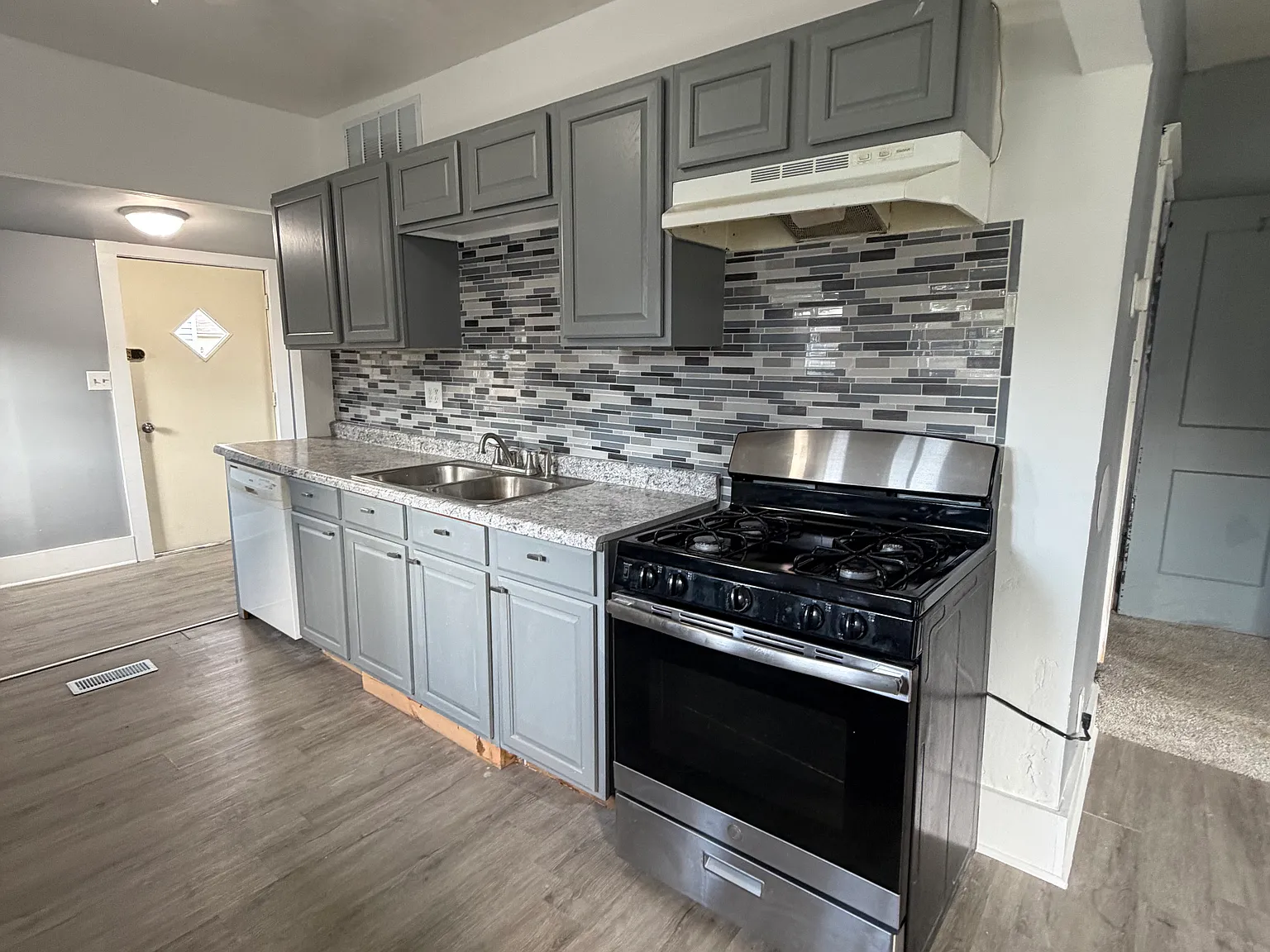 2 bed, 1120 sqft, $1,000 — Photo 4