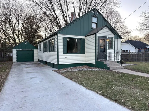56 15th St, Clintonville, WI 54929