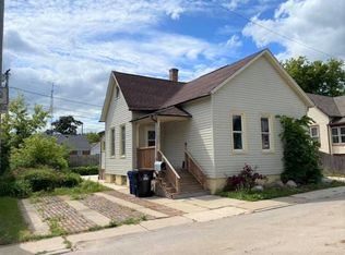 1120 Reschke Ave, Racine, WI 53404