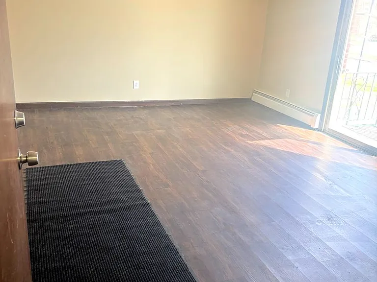 364 Robert Dr — Photo 9