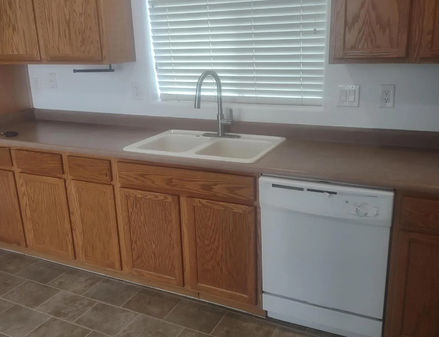 3 bed, 2.5 bath, 1262 sqft, $1,875 — Photo 4