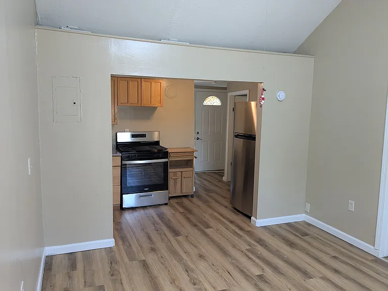 32 W Park St #C — Photo 3