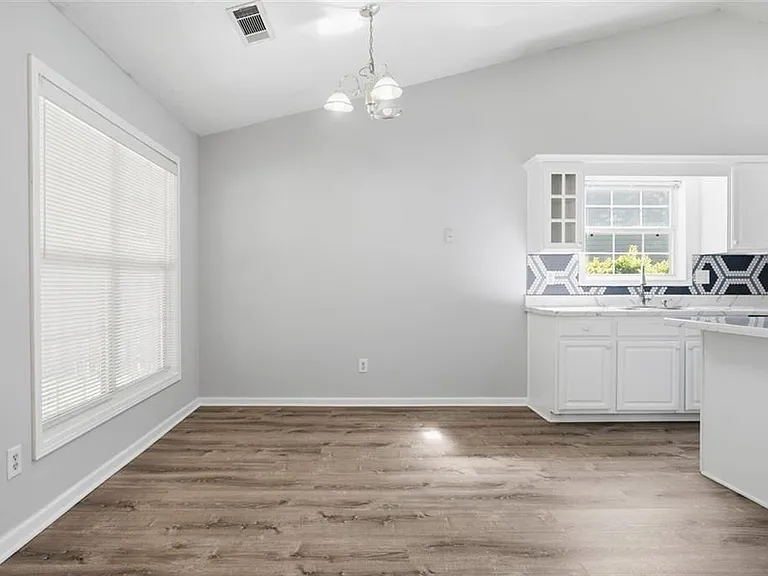 540 Sterling Hill Dr — Photo 10