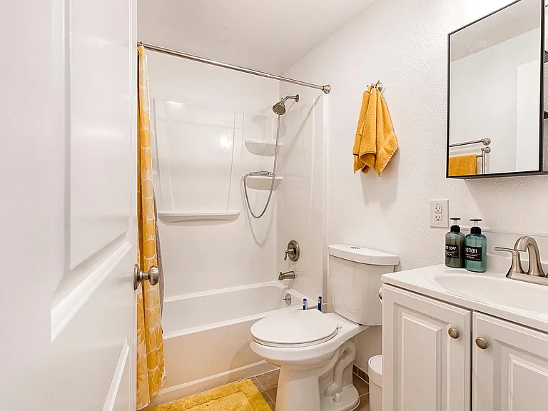 515 Mountain View Ave #D — Photo 3