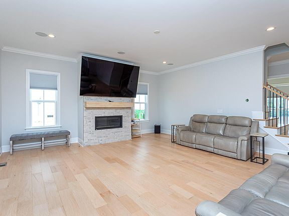 5th image of 9309 Field Maple Ct