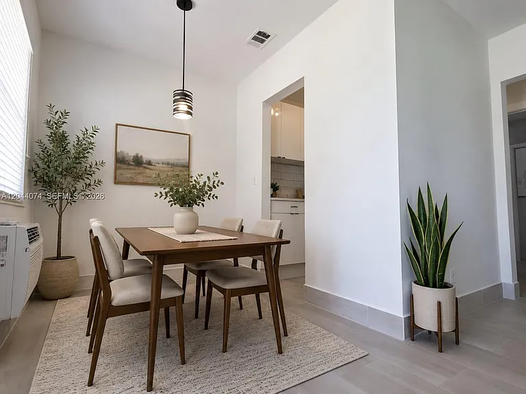 120 NE 10th Ave #3 — Photo 3