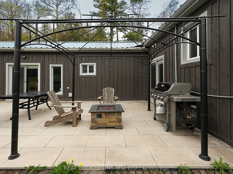 4589 Watson Rd S — Photo 37
