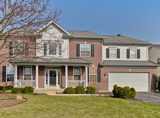 34104 N Wooded Glen Dr, Grayslake, IL 60030