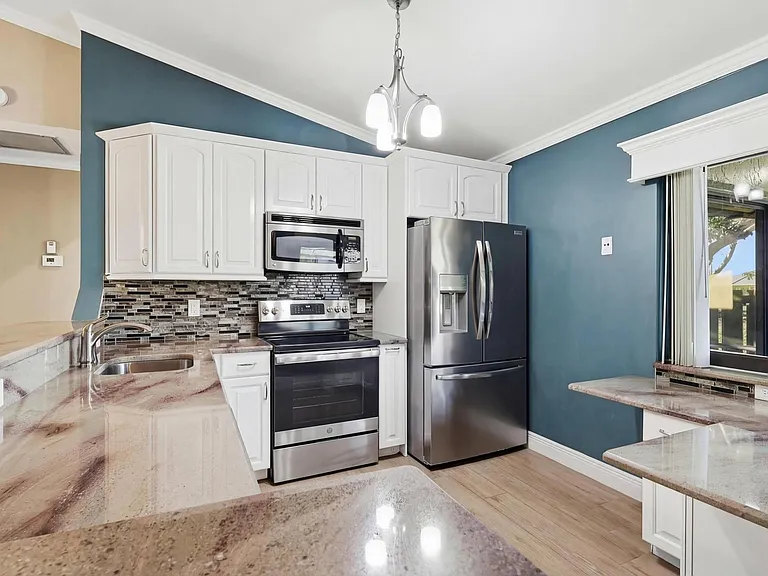 5694 Northpointe Ln — Photo 10