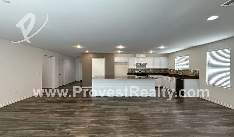 15946 Silvertip Way — Photo 9