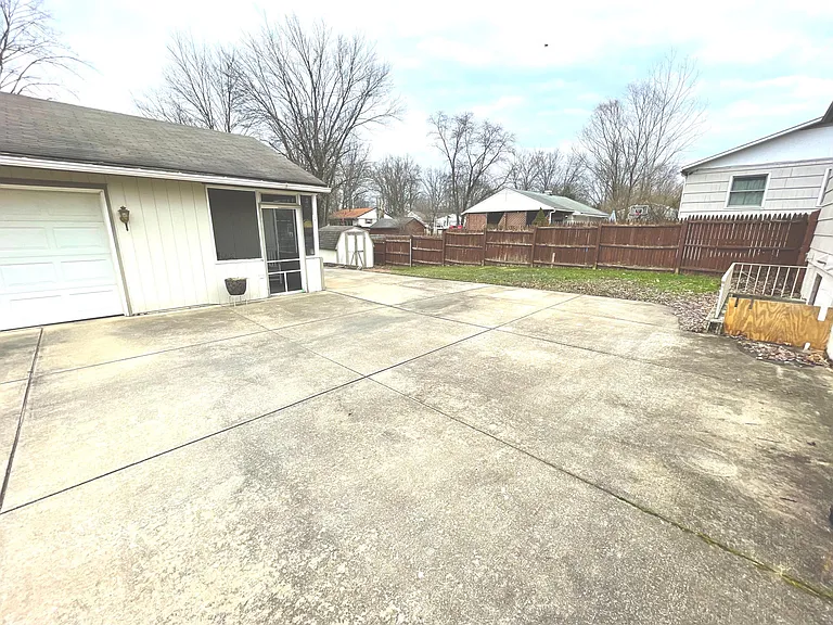 7943 Anderson Ave NE — Photo 30