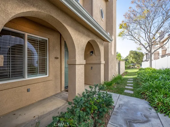 27933 Sirani Ct, Valencia, CA 91355