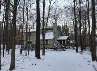 382 Canoe Brook Rd, Pocono Pines, PA 18350