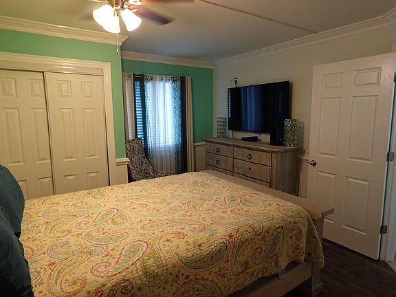 3rd image of 5523 Ocean Blvd. N #1804