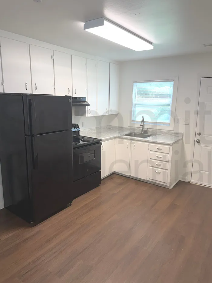 1 bed, 1.0 bath, 596 sqft, $1,075 — Photo 4