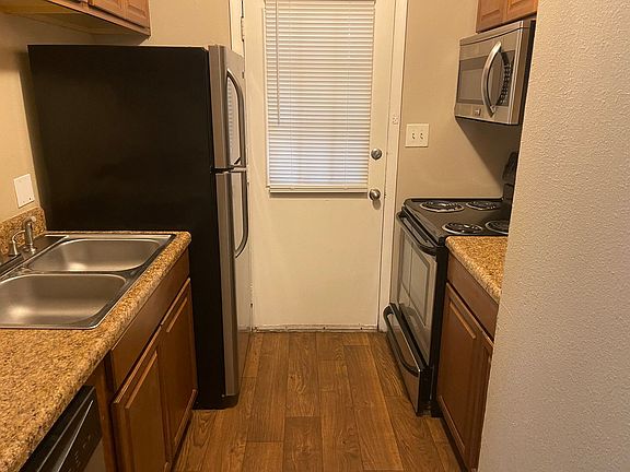 4th image of 1935 Dawsey St APT 2