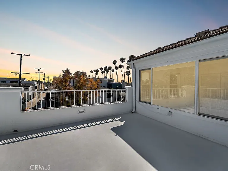 2830 2nd Ave — Photo 4