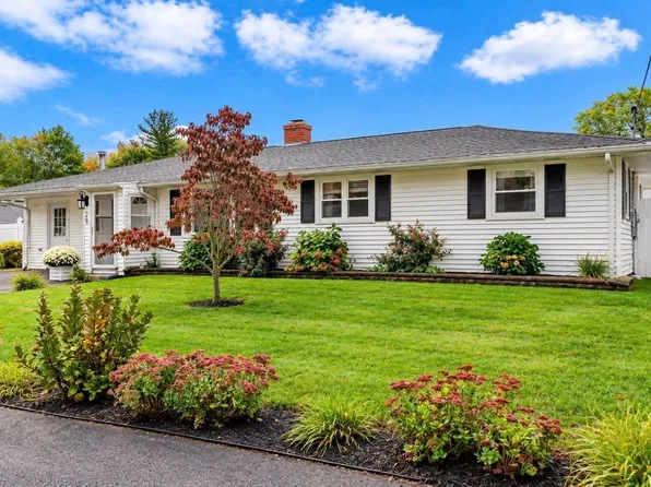 29 Ernest St, Holbrook, MA 02343