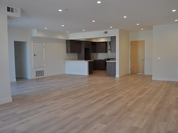 Unit 402 (3-bedroom). Layout differs per unit